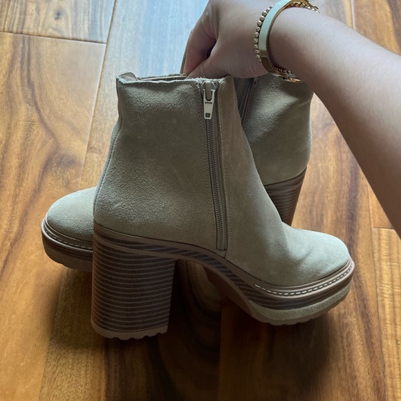 Steve Madden Booties - Picture 2 of 5